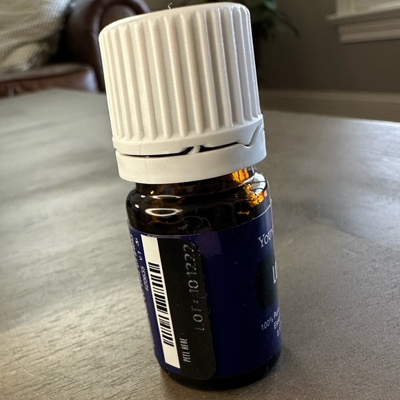 Young Living Loyalty Essential Oil - 5 ml - brand new and sealed - Picture 2 of 2